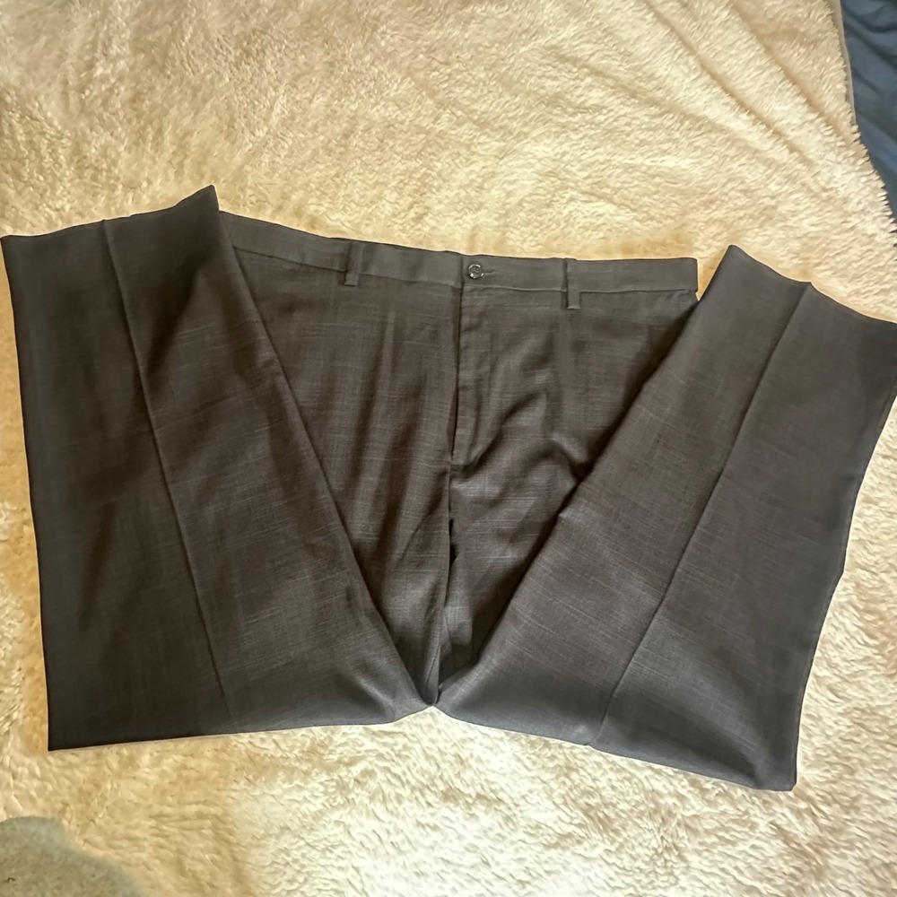 Savane Men's Dress Pants 42x30 Charcoal Grey Flat Front Stretch Sharkskin Slacks
